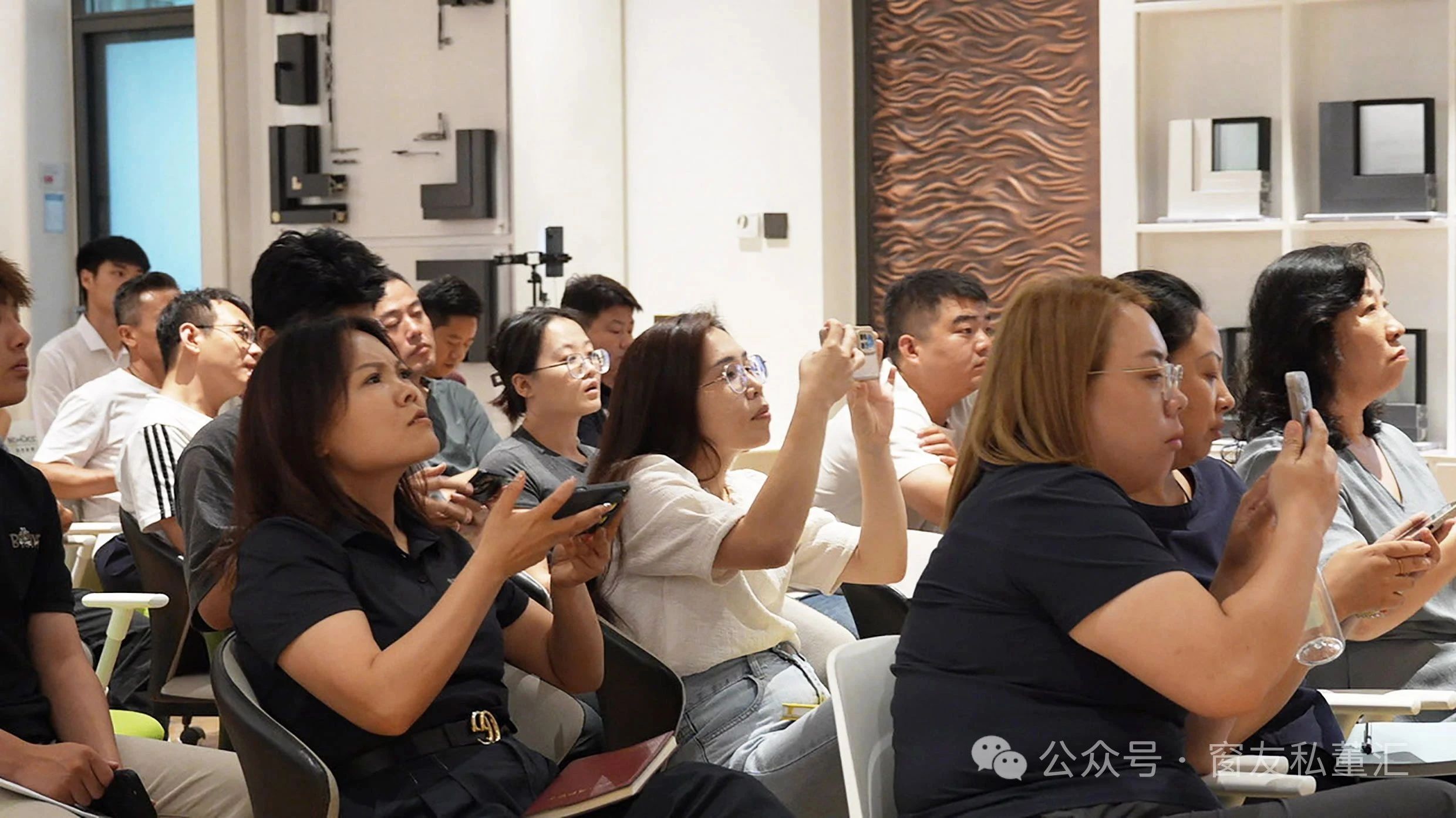 1755768904136943.jpg 1755768904136943.jpg